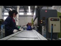 La lavorazione finita del telaio del pannello solare