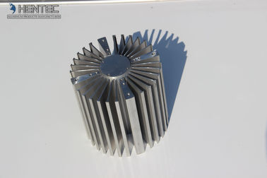 L'estrusione di alluminio del dissipatore di calore di alto potere LED profila il trattamento di superficie differente