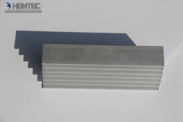 L'estrusione di alluminio profila lavorare di CNC della perforazione di taglio anodizzato