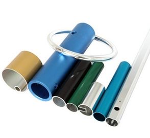 Verniciato a polvere in alluminio anodizzato estruso tubo / tubo rotondo di alluminio con lavorazione CNC