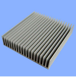 Macini la lampada/luce principali profili di alluminio finite dell'estrusione del dissipatore di calore con lavorare di CNC