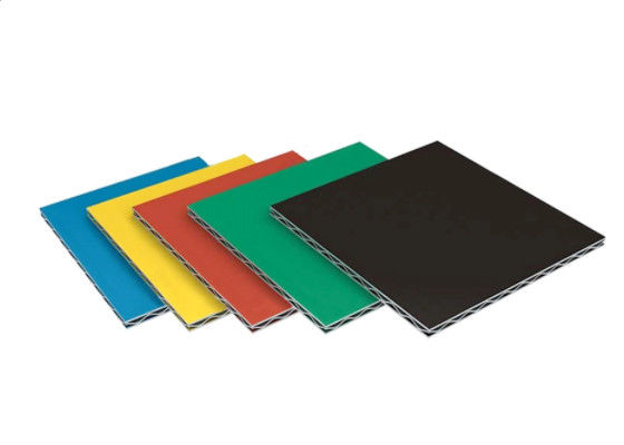 Ingraticci il pannello composito del centro di alluminio di Wave con la foggiabilità per spazio aereo