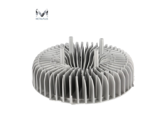 Alumini ADC12 LED Street Light Casing di fusione a stampaggio / Parti di fusione a stampaggio in alluminio / Shader per lampadine stradali