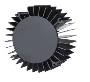 Il dissipatore di calore del LED su misura OEM ha espulso rendimento elevato di profili dell'alluminio