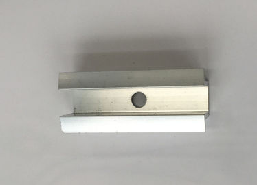 METÀ DI sistemi del montaggio del tetto del pannello solare del morsetto di PV con il trattamento di superficie anodizzato