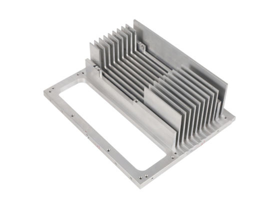 6061 profilo di alluminio dell'estrusione del dissipatore di calore per il dispositivo di raffreddamento di acqua/radiatore elettrico/l'industria automatica