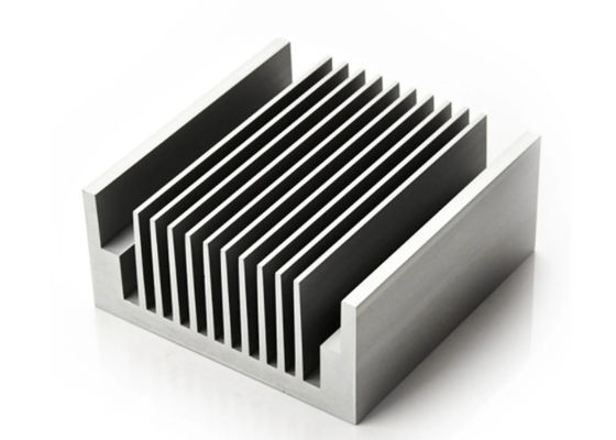 L'estrusione di alluminio anodizzata del dissipatore di calore 6005 profila con la perforazione/perforazione