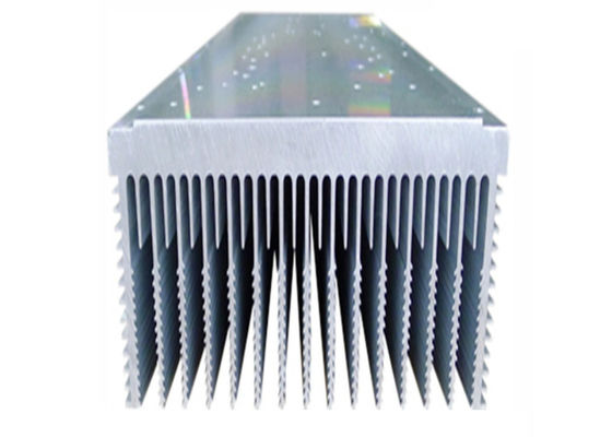 Estrusione di alluminio di superficie lucidata del dissipatore di calore del Odm 6063 T4