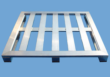 4 pallet di alluminio anodizzati modo, industriale hanno espulso profili di alluminio